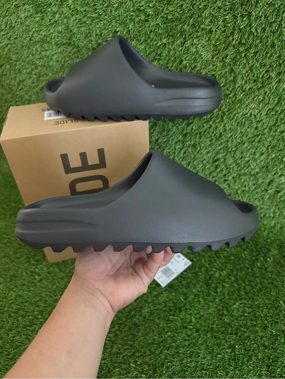 Yeezy Slide Onyx 12